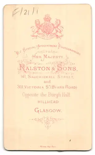 Fotografie Ralston & Sons, Glasgow, 141 Sauchiehall Street, Portrait charmanter junger Mann im Jackett