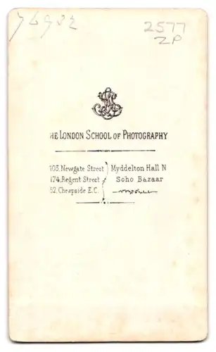 Fotografie The London School of Photography, London, 103 Newgate Street, Portrait stattlicher Mann im Anzug