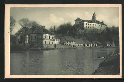 AK Ledec n. Sáz., Flusspartie, Blick zur Burg