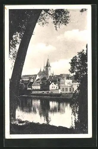 AK Laun / Louny, Flusspartie, Blick zur Kirche