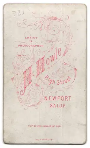 Fotografie H. Howle, Newport, High Street, Portrait charmanter junger Mann im eleganten Jackett