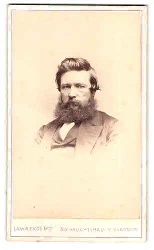 Fotografie Lawrence Bros., Glasgow, 262 Sauchiehall St., Portrait stattlicher Mann mit Vollbart