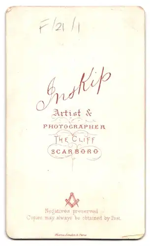 Fotografie Inskip, Scarboro, Portrait eines elegant gekleideten Paares