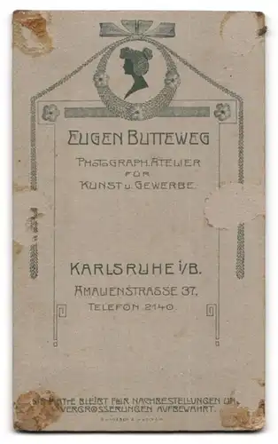 Fotografie Eugen Butteweg, Karlsruhe i /B., Amalienstrasse 37, Portrait eleganter Herr mit Schnauzbart