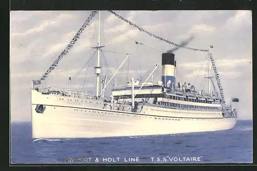 AK Passagierschiff TSS Voltaire mit Girlande, Lamport and Holt Line