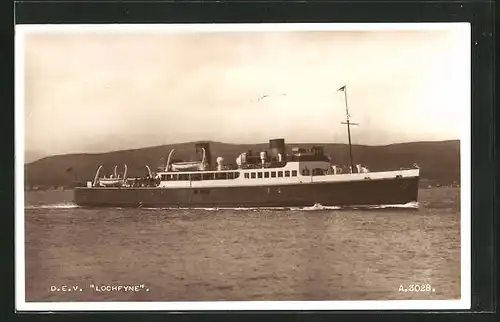 AK Passagierschiff D.E.V. Lochfyne auf dem Meer