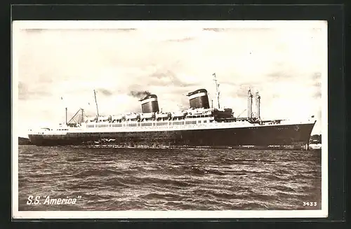 AK S.S. America, Passagierschiff auf hoher See