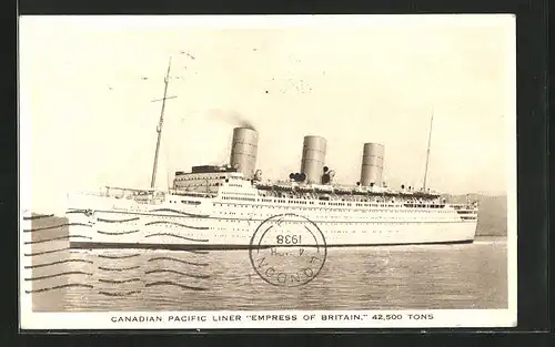 AK Passagierschiff Empress of Britain vor der Küste