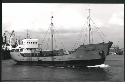 Fotografie Frachtschiff Käthe Bartels in Fahrt