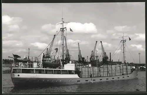 Fotografie Frachtschiff Leda in Fahrt