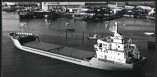 Fotografie Frachtschiff Carebeka VIII am Hafen