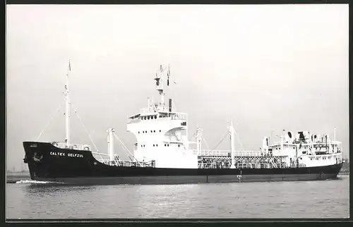 Fotografie Frachtschiff Caltex Delfzul in Fahrt