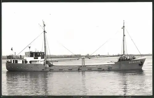 Fotografie Frachtschiff Bonaire auf See