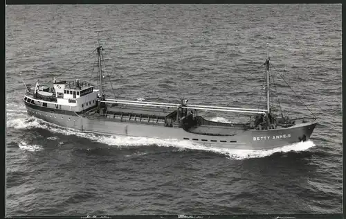 Fotografie Frachtschiff Betty Anne-S in Fahrt