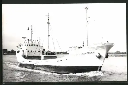 Fotografie Frachtschiff August von Allwörden in Fahrt