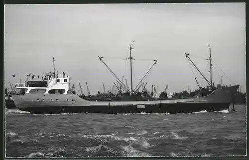 Fotografie Frachtschiff Beate in Fahrt