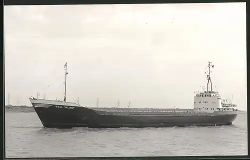 Fotografie Frachtschiff Frachtschiff Bell Valiant in Fahrt