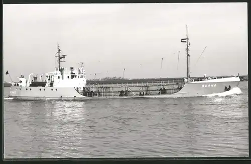 Fotografie Frachtschiff Bernd in Fahrt