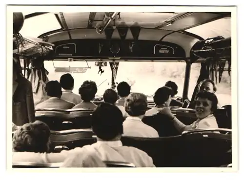 3 Fotografien Bus Mercedes Benz, Omnibus-Reisebus Aussen - und Innenansicht