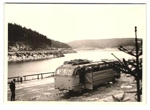 3 Fotografien Bus Mercedes Benz, Omnibus-Reisebus Aussen - und Innenansicht