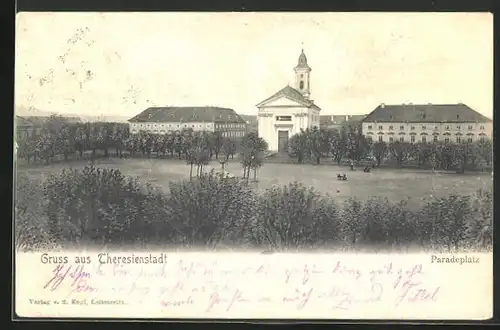 AK Theresienstadt / Terezin, Blick auf den Teradeplatz