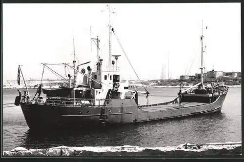 Fotografie Frachtschiff Argonaut vor Anker