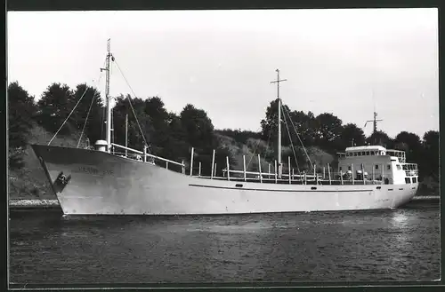 Fotografie Frachtschiff Leon SIF