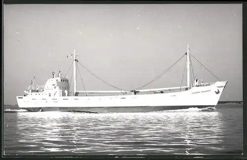 Fotografie Frachtschiff Ionian in Fahrt