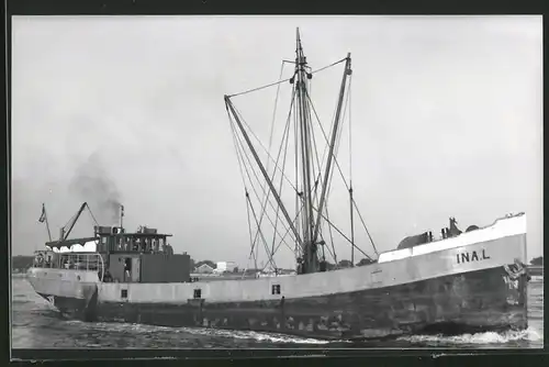 Fotografie Frachtschiff Ingkabir in Fahrt