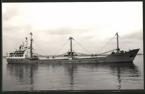 Fotografie Frachtschiff Heemskerk in Fahrt