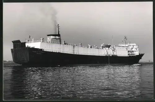 Fotografie Fährschiff Ipswich Pioneer II in Fahrt