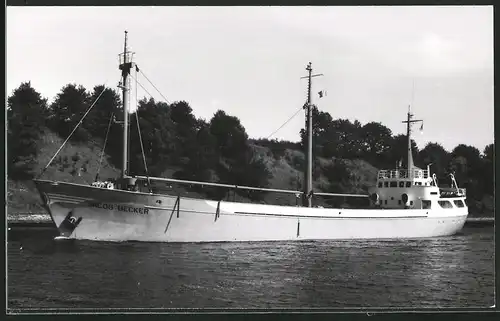 Fotografie Frachtschiff Jacob Becker in Fahrt