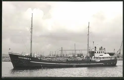 Fotografie Frachtschiff Johannes-L am Hafen