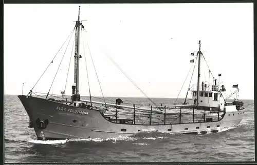 Fotografie Frachtschiff Ella Feldtmann in Fahrt