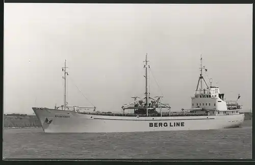 Fotografie Frachtschiff Hildegard auf See