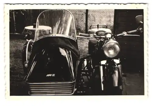 4 Fotografien Motorrad MZ-ES Gespann, Krad mit Seitenwagen & stolzer Besitzer