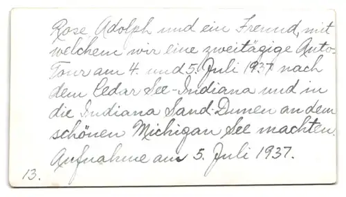 2 Fotografien Auto US-Car, Paar bei einer Ausfahrt am Michigan See bei Chicago 1937