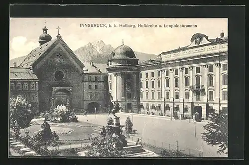 AK Innsbruck, Blick auf die Hofkirche und Leopoldsbrunnen