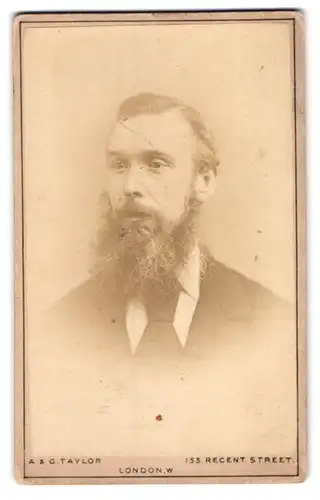 Fotografie A. & G. Taylor, London-W., 153, Regent Street, Portrait bürgerlicher Herr mit Backenbart