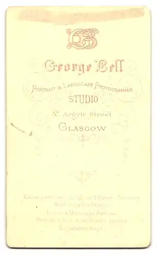 Fotografie George Bell, Glasgow, 57, Argyle Street, Brustportrait charmanter Herr im Anzug mit Krawatte