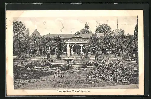 AK Mannheim, Partie im Friedrichspark mit Brunnen