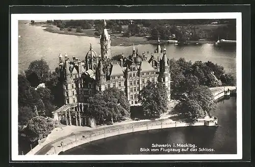 AK Schwerin i. Mecklbg., Fliegeraufnahme vom Schloss