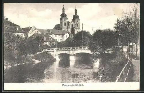 AK Donaueschingen, Ortspartie mit Brücke