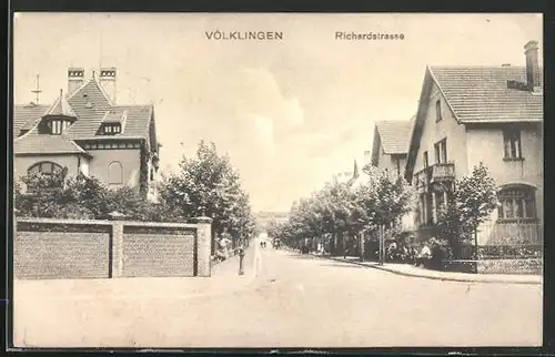 AK Völklingen, Richardstrasse mit Anwohnern