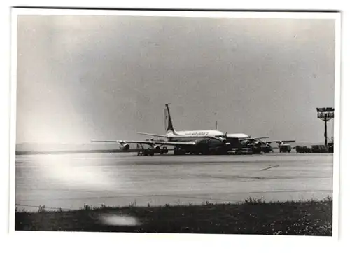 23 Fotografien unbekannter Fotograf, Ansicht Berlin-Tegel, Flughafen mit Flugzeugen der TWA, Pan Am, Lufthansa, Cockpit