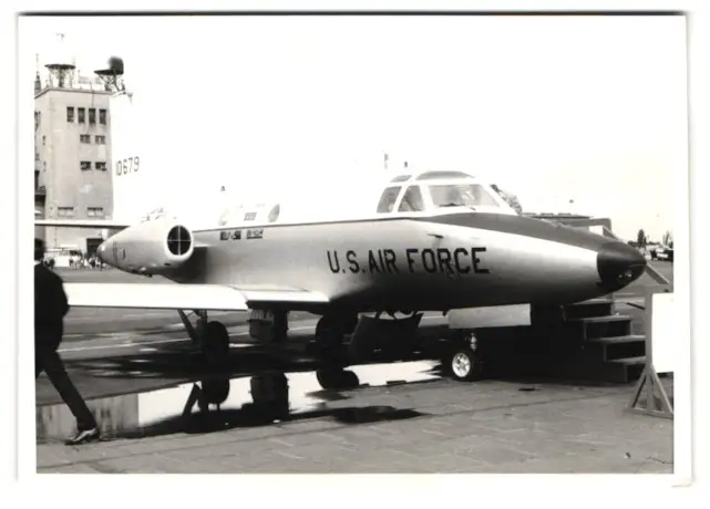 38 Fotografien unbekannter Fotograf, Ansicht Berlin-Tempelhof, Flughafen, Tag der offenen Tür, US-Air Force Flugzeuge 17
