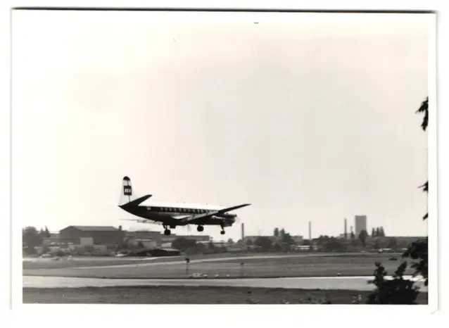 38 Fotografien unbekannter Fotograf, Ansicht Berlin-Tempelhof, Flughafen, Tag der offenen Tür, US-Air Force Flugzeuge 20