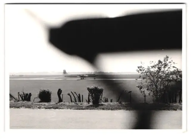 38 Fotografien unbekannter Fotograf, Ansicht Berlin-Tempelhof, Flughafen, Tag der offenen Tür, US-Air Force Flugzeuge 31