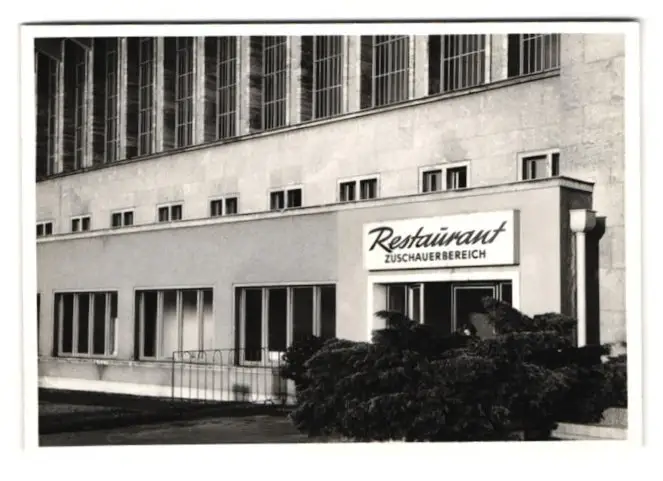 38 Fotografien unbekannter Fotograf, Ansicht Berlin-Tempelhof, Flughafen, Tag der offenen Tür, US-Air Force Flugzeuge 4