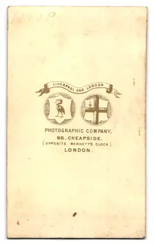 Fotografie Liverpool and London Photographic Company, London, 98, Cheapside, Ältere Dame mit Haube